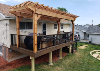 two-tone composite deck with pergola build