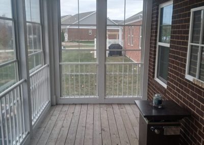 screened-in porch build