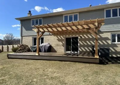 modern composite deck with pergola